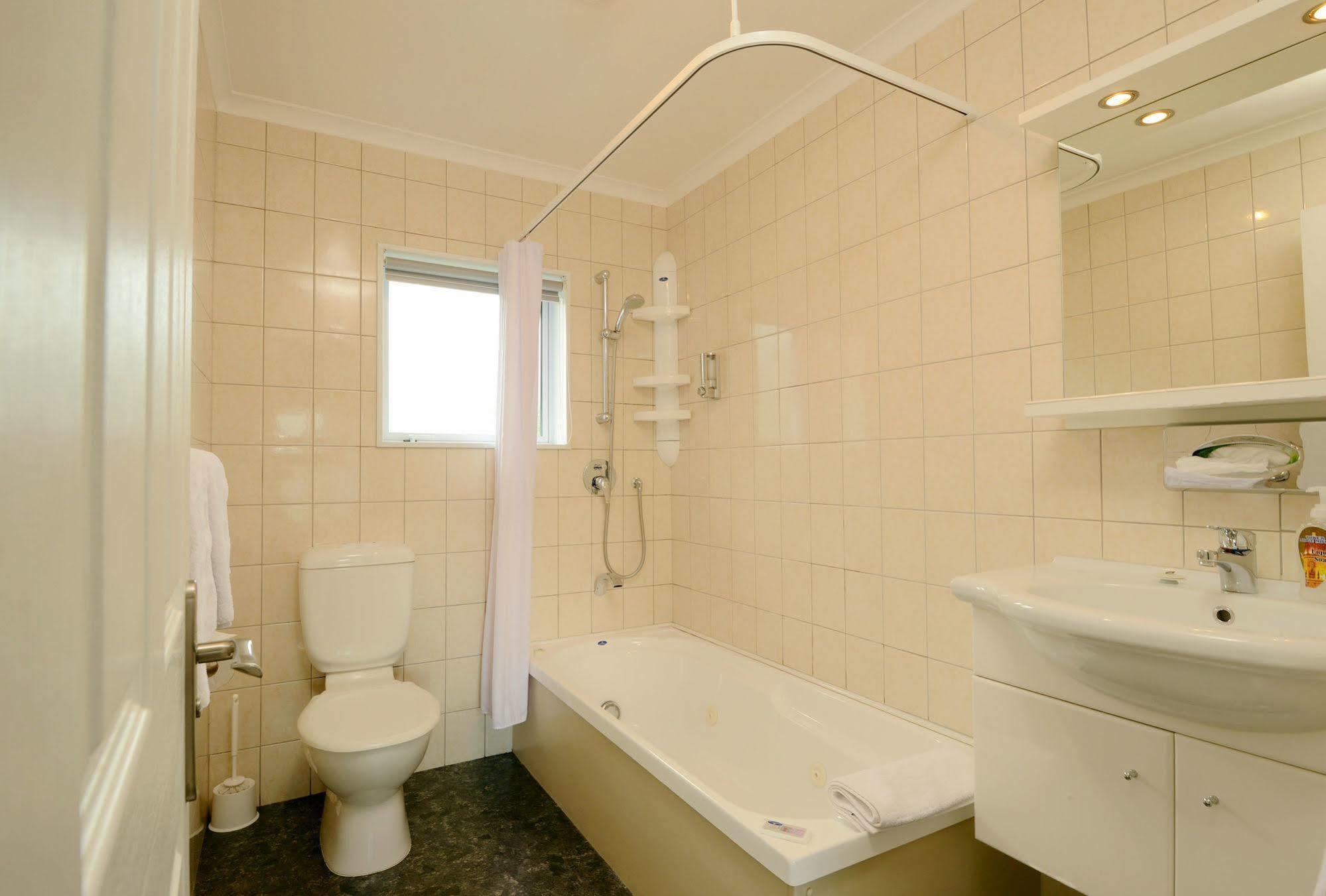 Tower Lodge Motel Invercargill Bagian luar foto